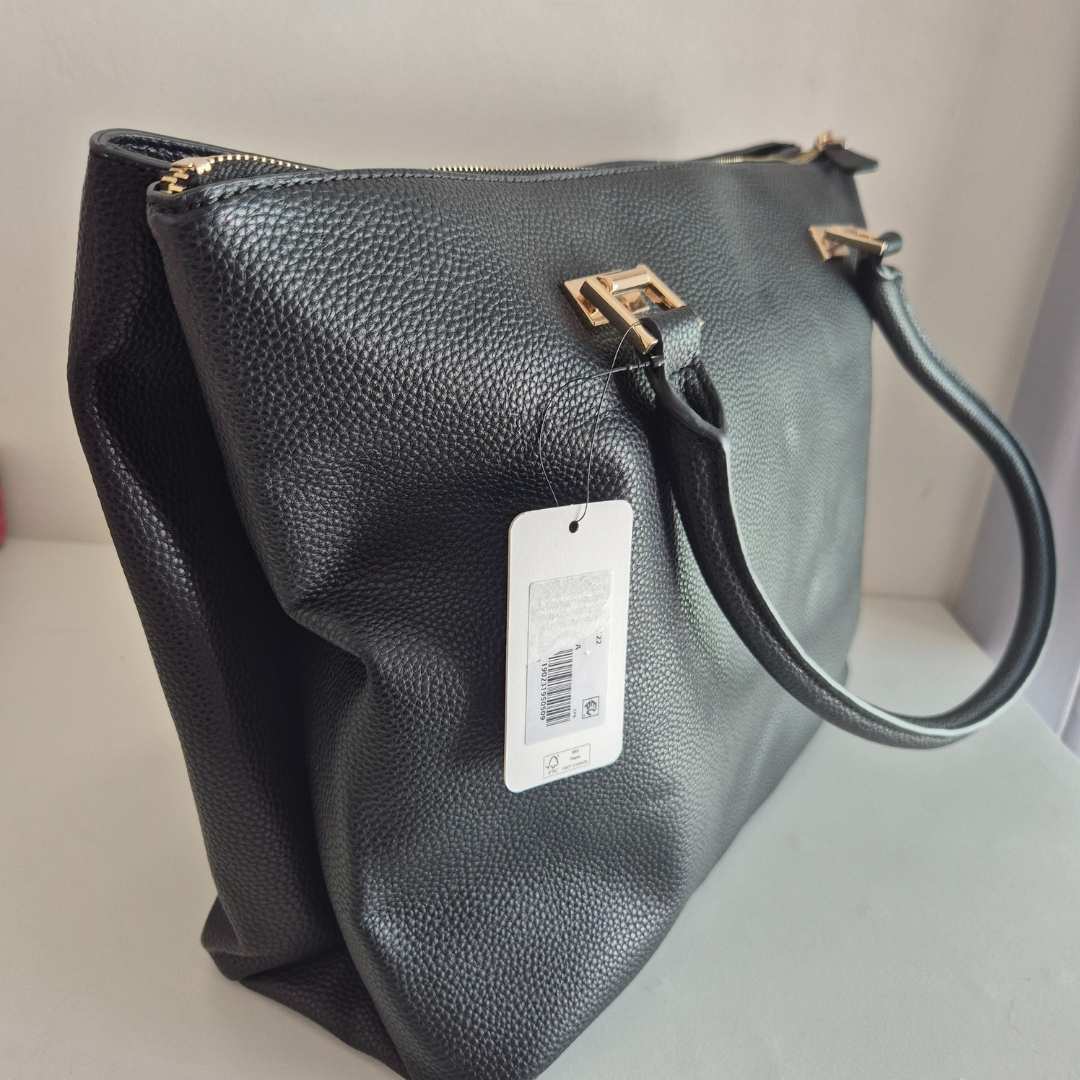 Tote Guess Negra