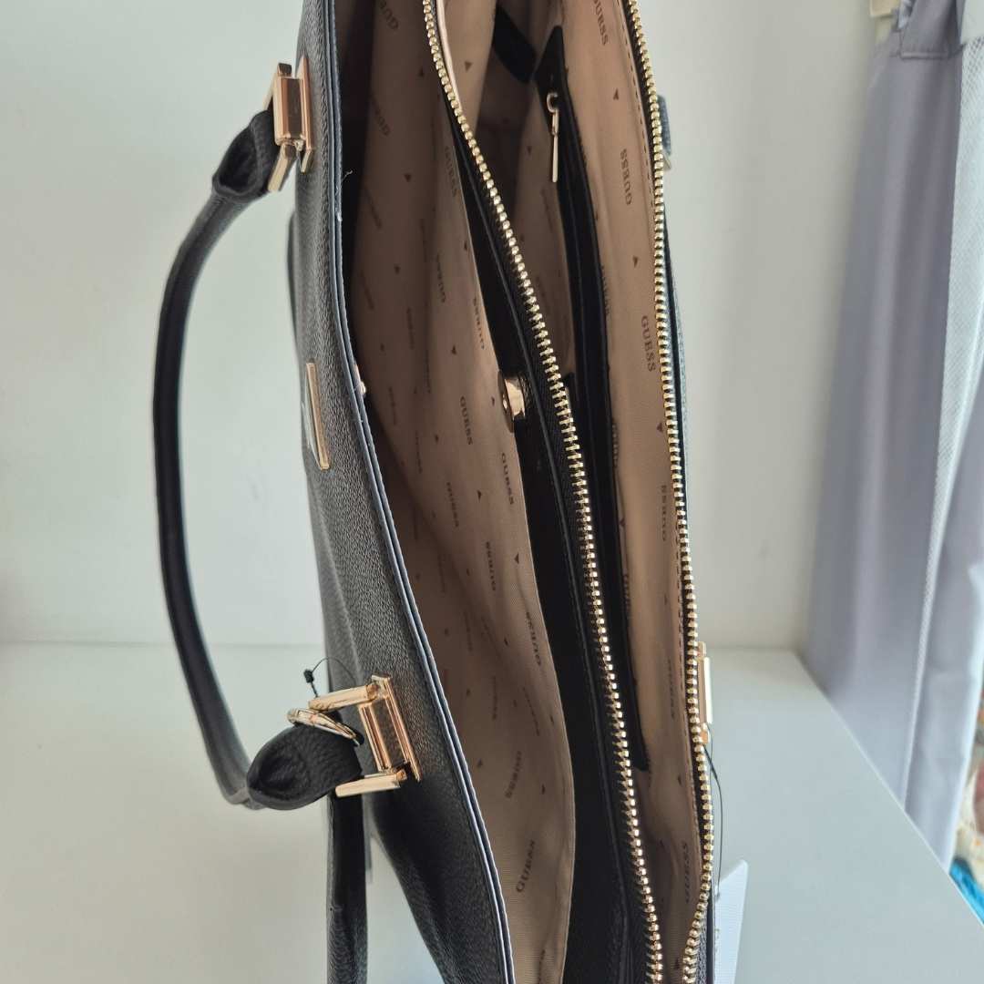Tote Guess Negra