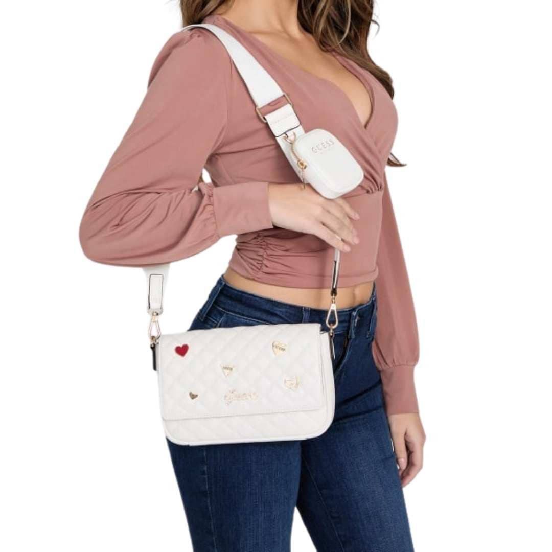 Crossbody acolchado con charms
