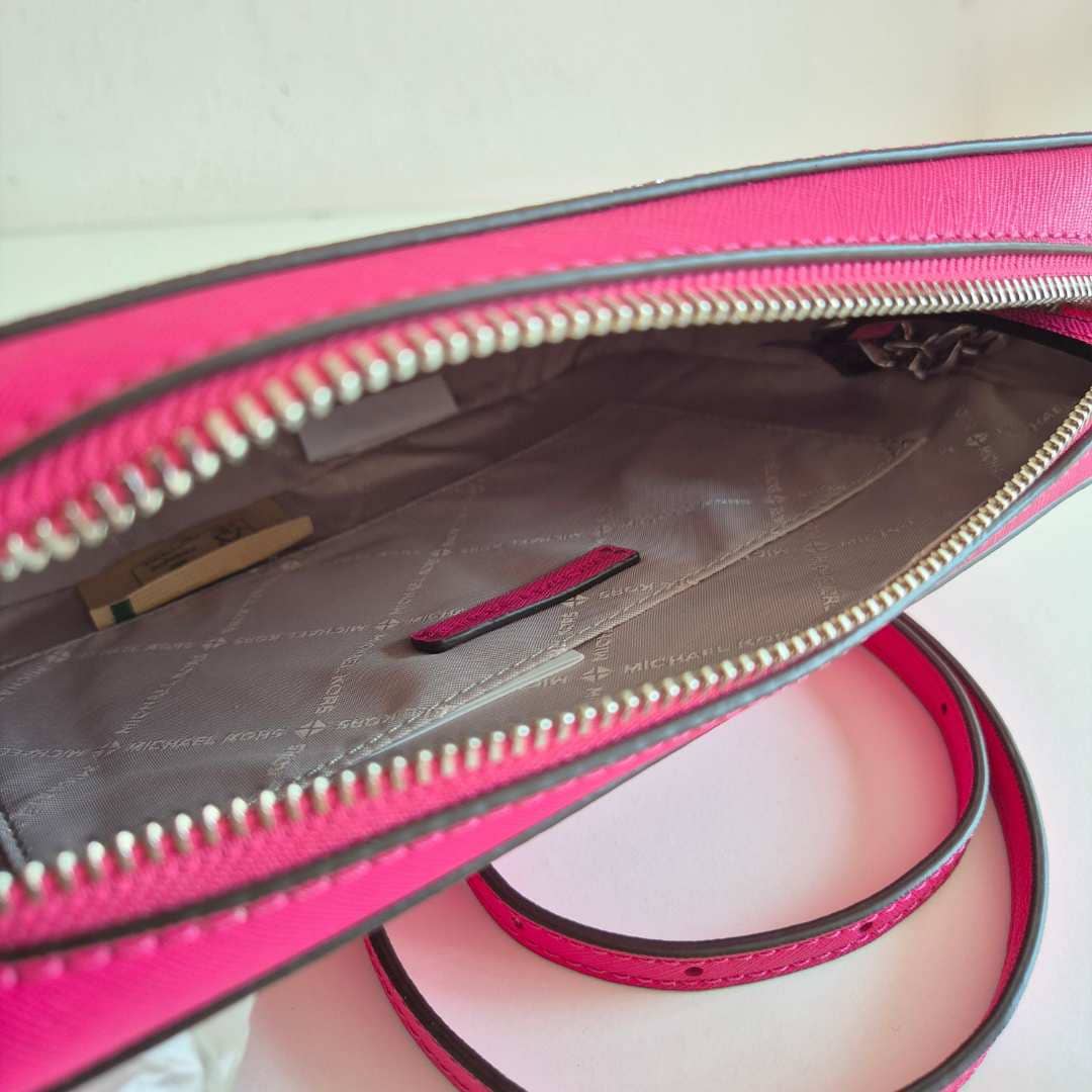 Jet set large Saffiano Dragonfruit