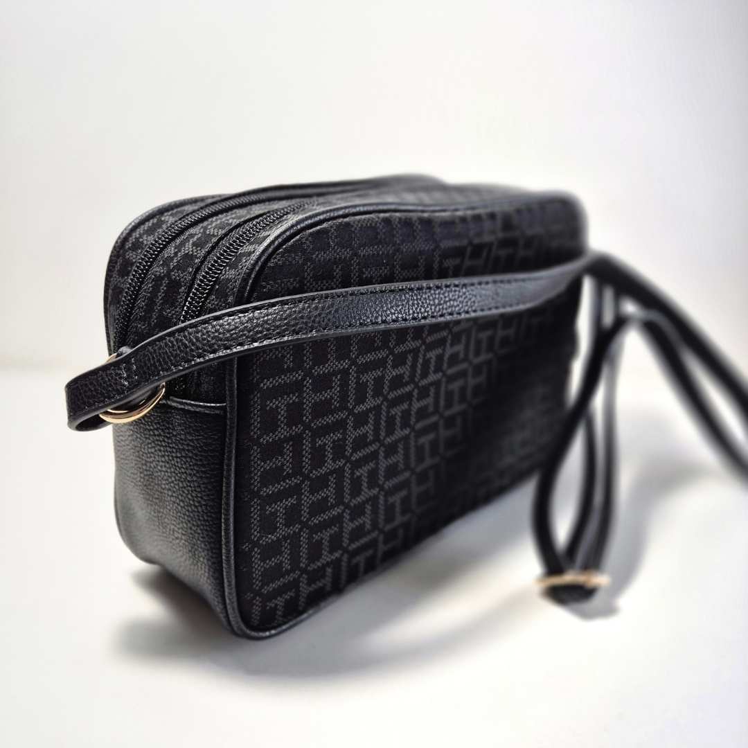 Crossbody camera doble cierre monograma tela
