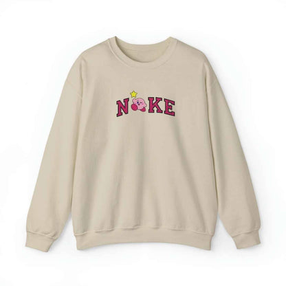 Bordado "Vintage NIKE KIRBY" en sudadera cuello redondo.