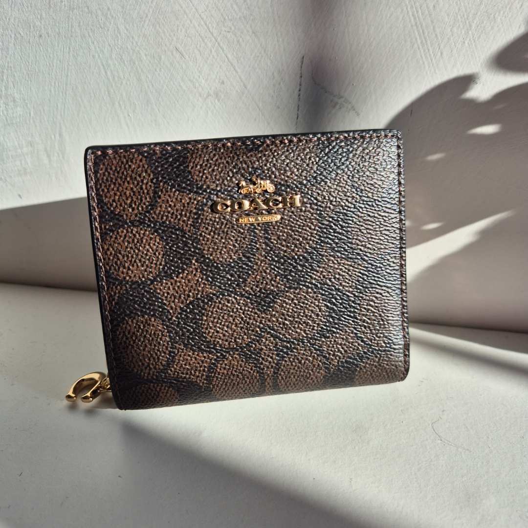 Cartera Snap con monogram obscuro