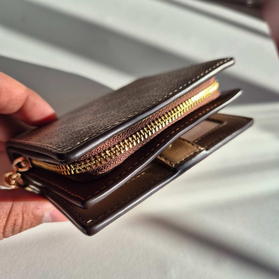 Cartera Snap con monogram camel