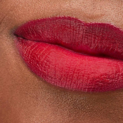 Soft touch lip crème - a true blue-red⁣