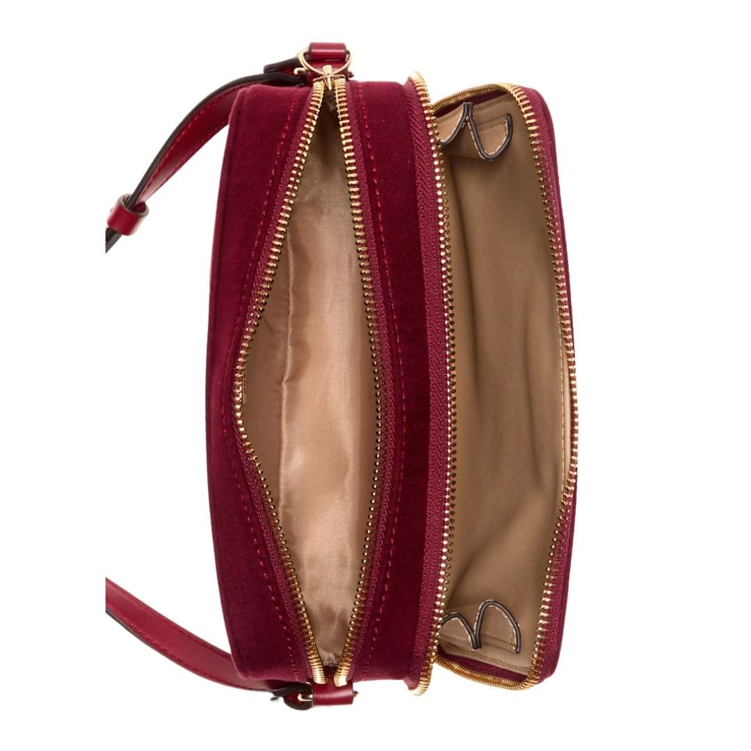 Crossbody con doble cremallera y logotipo de strass
