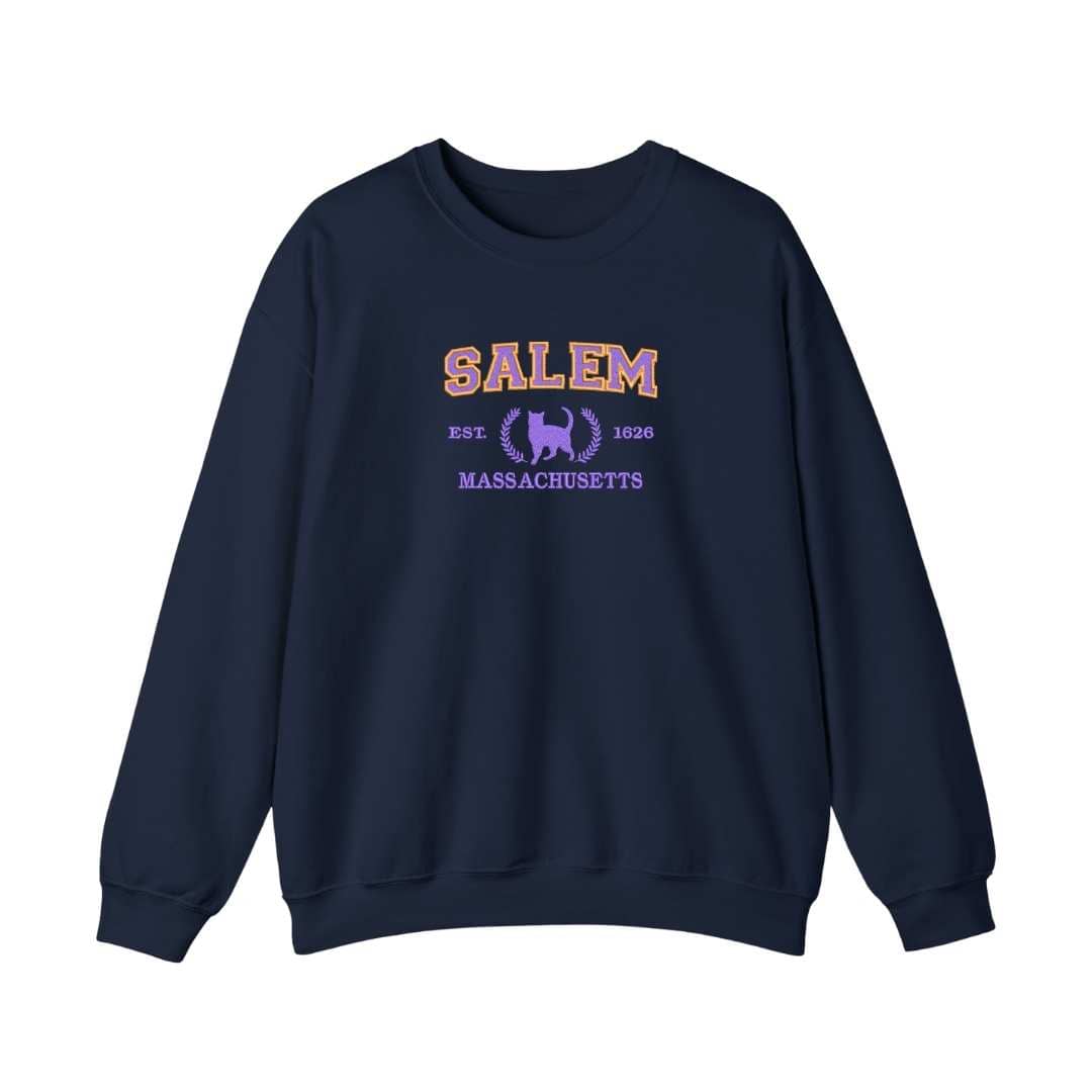 Bordado "SALEM MASSACHUSETTS" en sudadera cuello redondo. EDICIÓN ESPECIAL