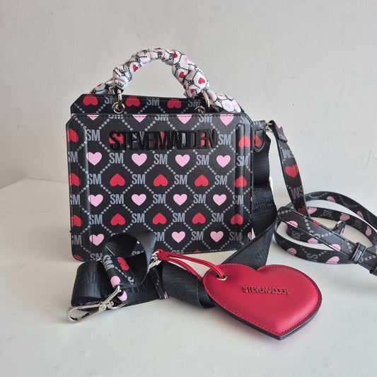 Evelyn Mediana - Black Heart