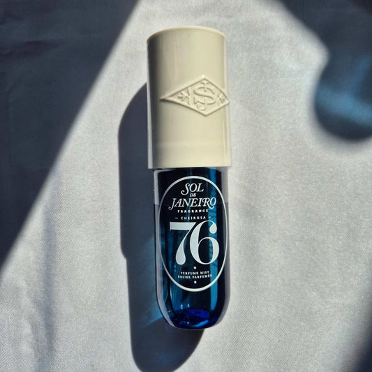 Cheirosa 76 Bum Bum Hair & Body Perfume en spray.