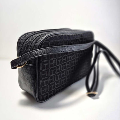 Crossbody camera doble cierre monograma tela