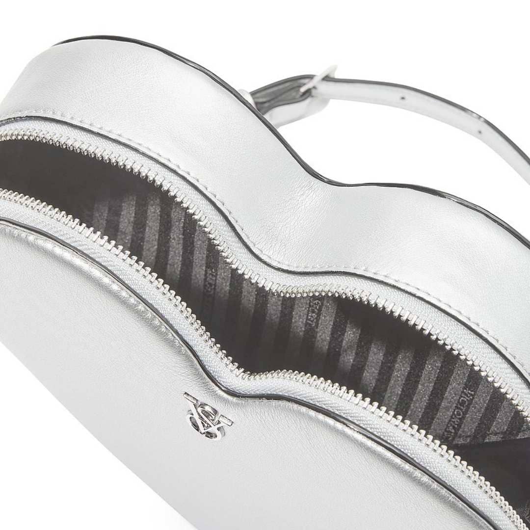 Crossbody corazón