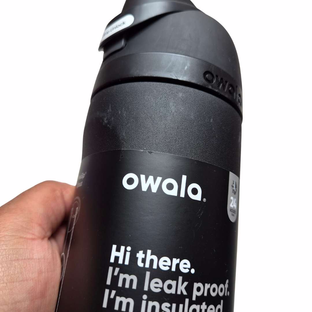 Owala FreeSip 24 oz Water Bottle - negro